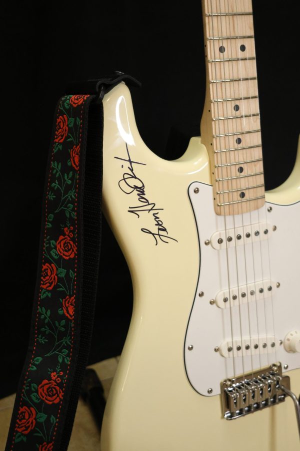 White Fender Stratocaster Like Jimi Hendrix Played Signed by Jimi’s Brother Leon Henrix - Image 3